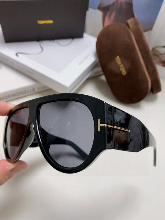 TOM FORD - Black Frame with Gray Lenses - Wide-Bridge, Thick-Leg Sunglasses main image 5